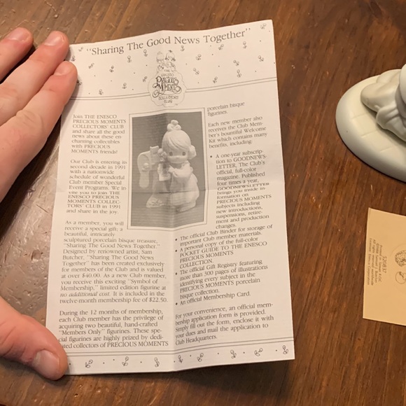 Precious Moments"Sharing the Good New Together"1991"Symbol of Membership"Figure - Picture 13 of 16